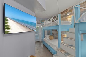 3 slaapkamers, een strijkplank/strijkijzer, gratis wifi, beddengoed