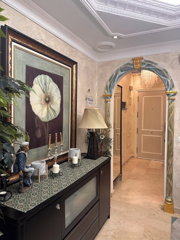 Interior - Luxury-styled 3-bedroom apartment w/ AC, WiFi, fitness Rm in peaceful Fuengirola (Fuengirola)