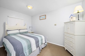 2 bedrooms, free WiFi, bed sheets - 🏖️ Beautiful 2BDR Lake View Getaway @ The Shores ➠ 5579 (Williamsburg)