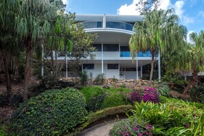 Exterior - Waves 2 Hamilton Island - oceanviews, golf buggy and transfers (Hamilton Island)