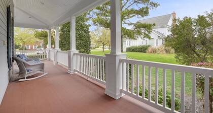 Minchew | 5BR Family Retreat Near Beach, Screened Porch + Fireplace, Pet Friendly