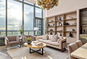 スマートテレビ、暖炉、テレビゲーム、テーブルサッカー台