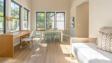5 bedrooms, travel cot, free WiFi, bed sheets