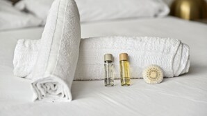 تجهيزات دش، مجففات شعر، مناشف