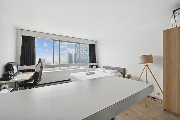 Iron/ironing board, WiFi, bed sheets - L'Appart-Noramic Pouey - Welkeys (Puteaux)