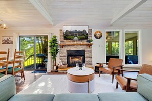 Smart TV, fireplace, ping pong, books