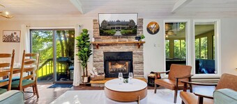 New! Hot Tub, Fire-pit, Shuffleboard, Game Room, Kids Play Area and More!