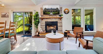 New! Hot Tub, Fire-pit, Shuffleboard, Game Room, Kids Play Area and More!