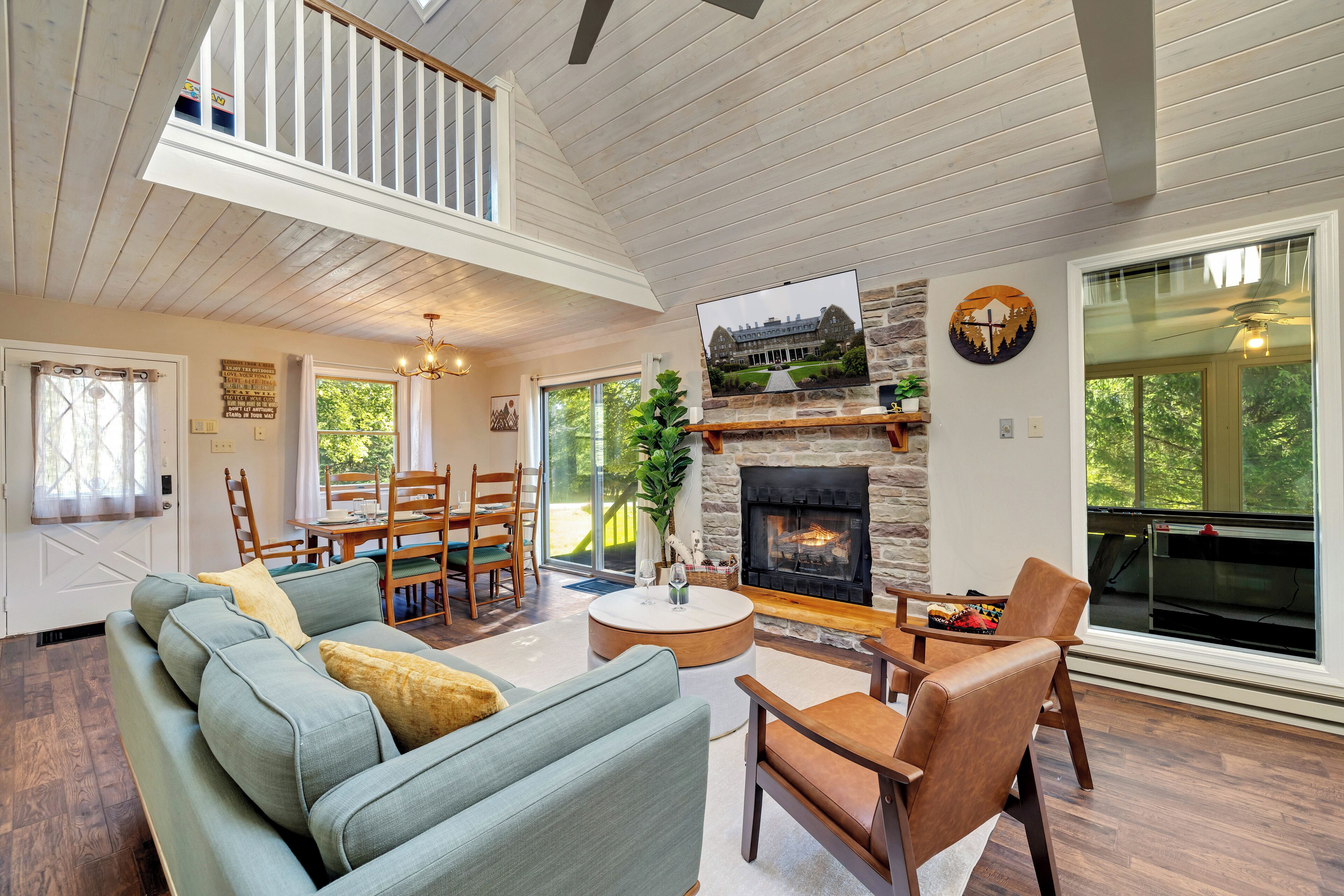 New! Hot Tub, Fire-pit, Shuffleboard, Games Room, Kids Area In Gated Community - Pennsylvania