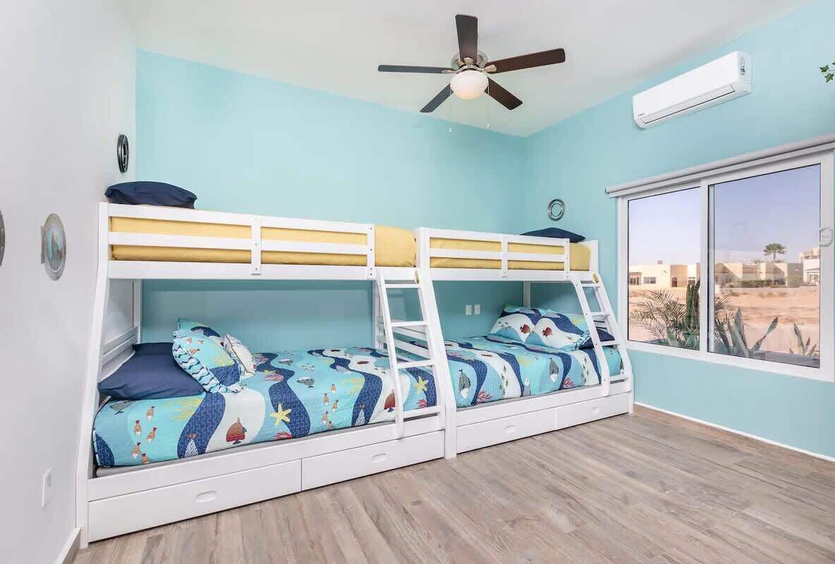 4 間睡房、熨斗/熨衫板、免費 Wi-Fi、床單