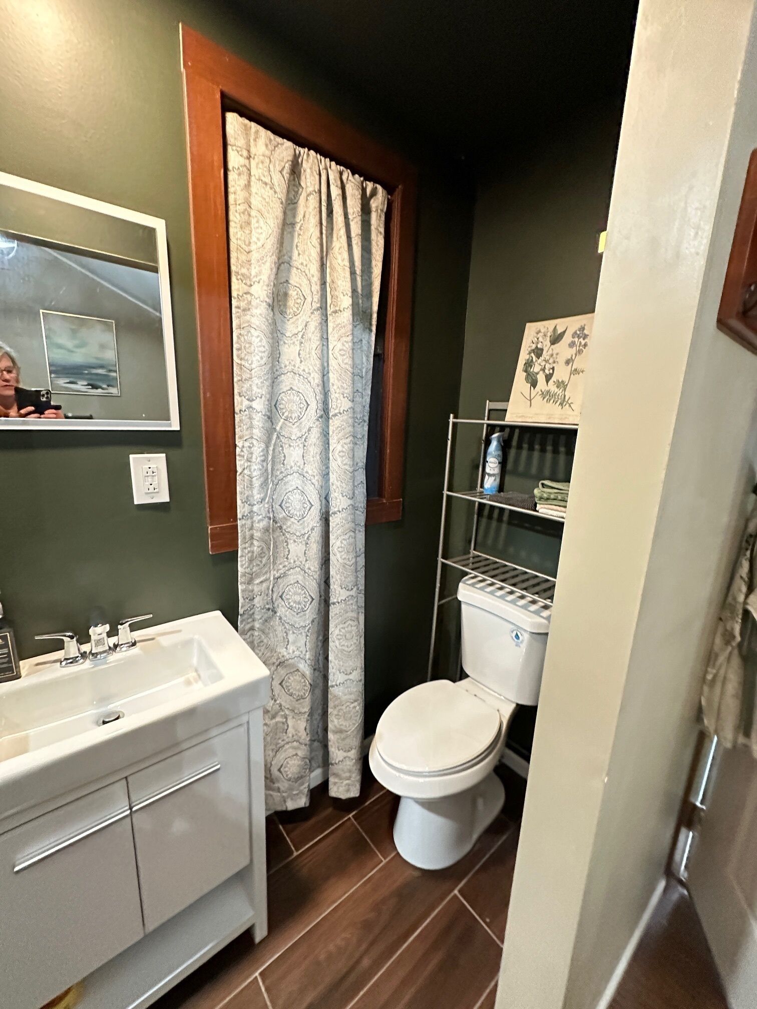 Toallas, jabón, papel de baño 