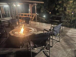 Terrace/patio - Cabin in Superior with AC, WiFi, Satellite T.V., rafts, and Hot Tub.   (Superior)