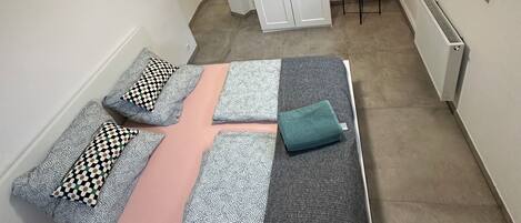 1 bedroom, free WiFi, bed sheets