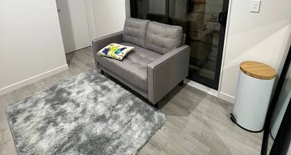 Relaxing Getaway One Bed Studio - Auckland Botanical Gardens