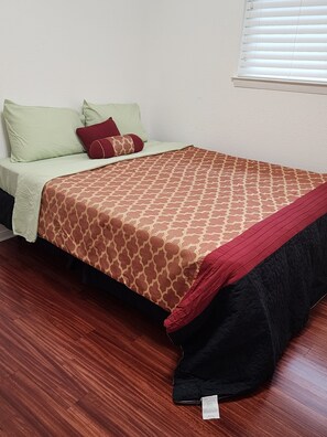 3 bedrooms, iron/ironing board, WiFi