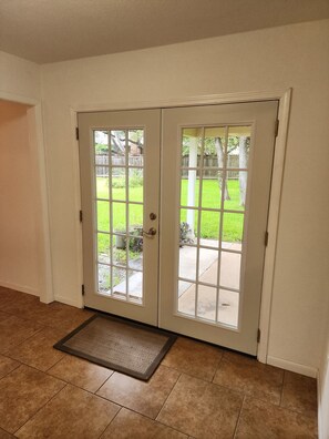 Interior - "Elegant 3-Bedroom Escape with Stunning Views and Modern Comforts" (Georgetown)