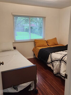 3 bedrooms, iron/ironing board, WiFi