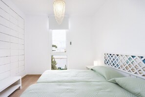 1 bedroom, iron/ironing board, WiFi, bed sheets - Home2Book Sunlit Apt, Pool & Terrace, Las Américas (Playa de la Américas)