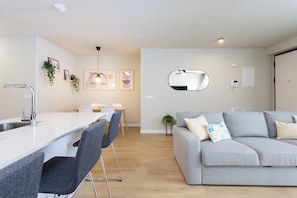 Smart TV - Home2Book Stylish Apartment Pool & Terrace Abades (Abades)