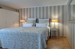 2 Schlafzimmer, Schreibtisch, Bügeleisen/Bügelbrett, WLAN