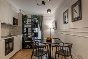 Kühlschrank, Mikrowelle, Geschirrspüler