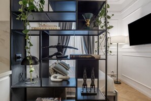 2 bedrooms, iron/ironing board, WiFi