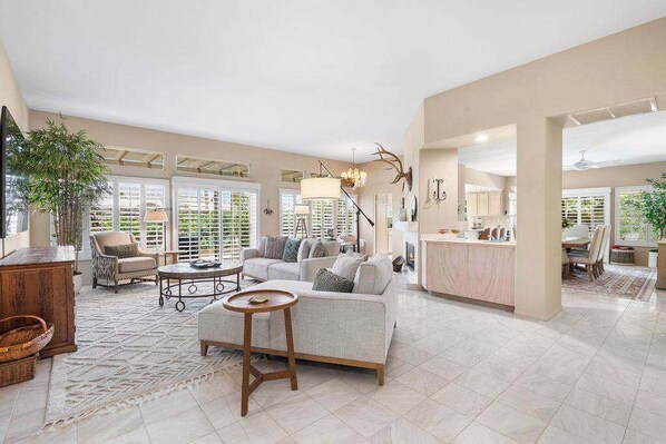 TV, fireplace, offices