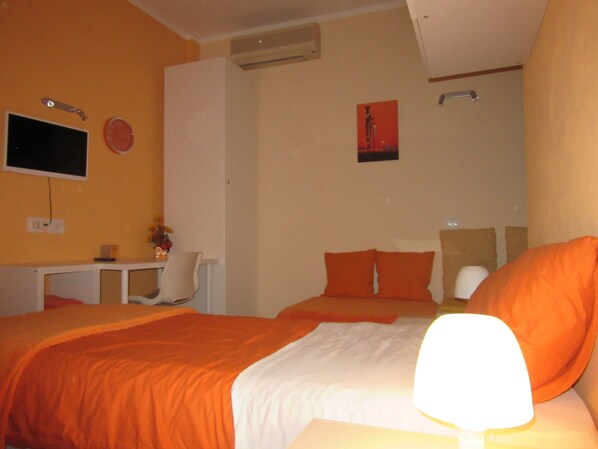 1 chambre, fer et planche à repasser, Wi-Fi, draps fournis