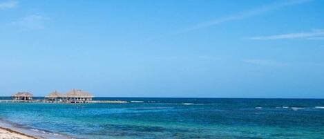 Chaise longue, serviettes de plage