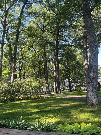 Cozy, modern home with views of beautiful Green Lake. Sleeps up to 4 & lg. deck