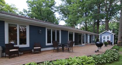 Cozy, modern home with views of beautiful Green Lake. Sleeps up to 4 & lg. deck