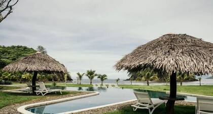 COLORFUL TROPICAL RETREAT - 3BR @VillaMarina