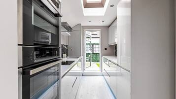 Basic Apartment | Private kitchen