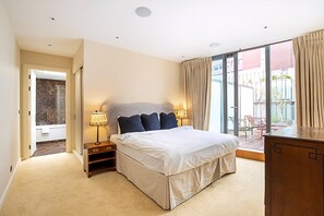 Apartment | 3 bedrooms, free WiFi - Luxury Penthouse Overlooking the Thames (London)