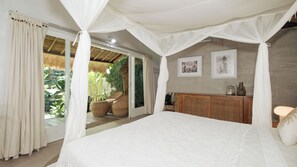 Deluxe Villa | 3 bedrooms, in-room safe, desk, laptop workspace