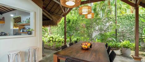 デラックス ヴィラ | ダイニングルーム