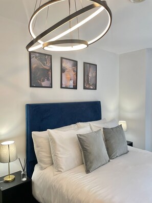 2 chambres, fer et planche à repasser, Wi-Fi, draps fournis