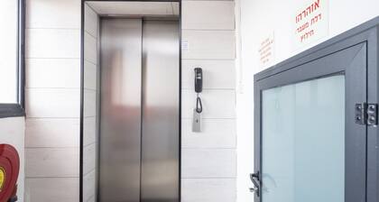 Spacious 3BR Apartment Near Baháʼí Gardens - Haifa