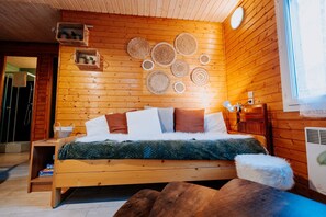 2 bedrooms, iron/ironing board
