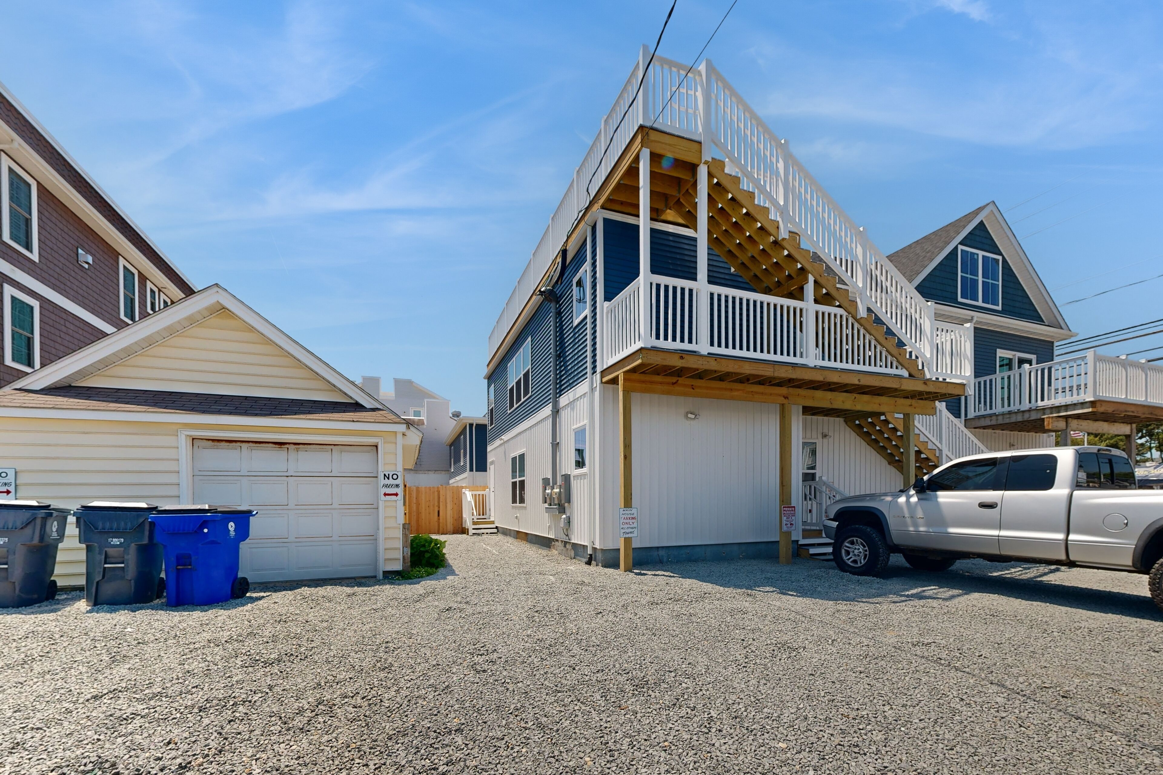 Town of Dewey Beach- Inviting apartment with fast WiFi, & W/D
