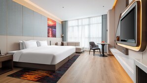 Premium bedding, down duvets, free minibar, laptop workspace - UrCove By Hyatt PingTan Tannan Bay (Fuzhou)