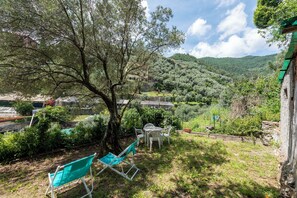 Outdoor dining - Salvia House In Mulinetti, Recco, Italy (Recco)