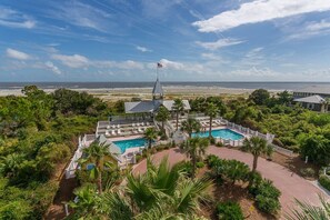 A heated pool - Home with community pool and direct beach access. (Saint Simons Island)