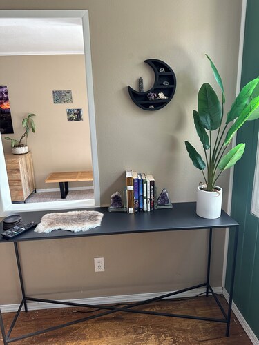 Charming 3-bedroom house in enchanting Oakridge with AC