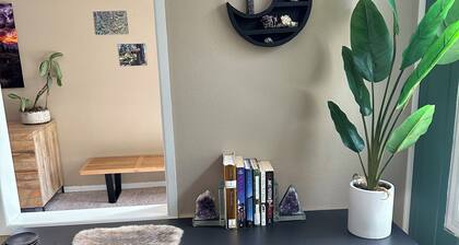 Charming 3-bedroom house in enchanting Oakridge with AC