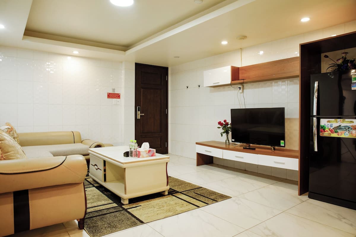 City Studio Suite, No Windows | Hypo-allergenic bedding, down comforters, pillowtop beds, soundproofing