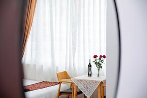 Panoramic Quadruple Room | Hypo-allergenic bedding, down comforters, pillowtop beds, soundproofing - Sky House Hotel (Da Lat)