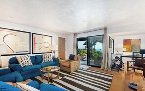 Smart TV, fireplace, offices, printers