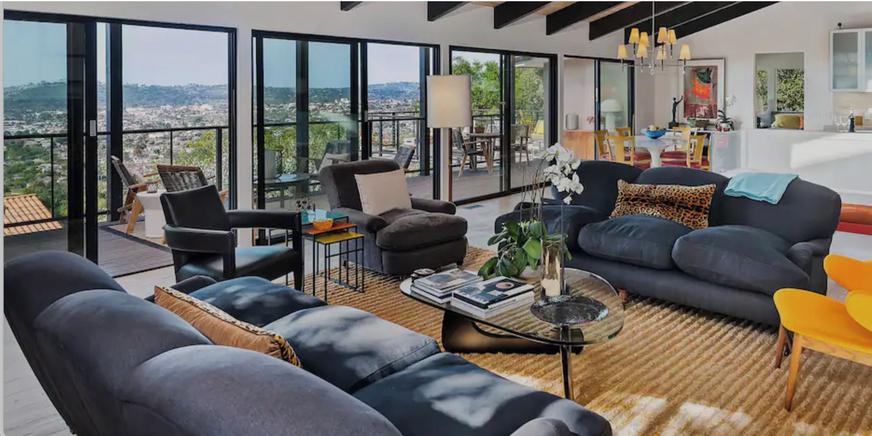 Älytelevisio, takka, työhuone, tulostin