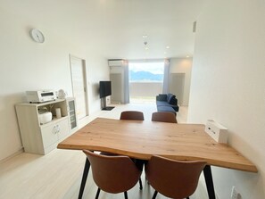 Flat-screen TV - GENYA Furano (Nakafurano)